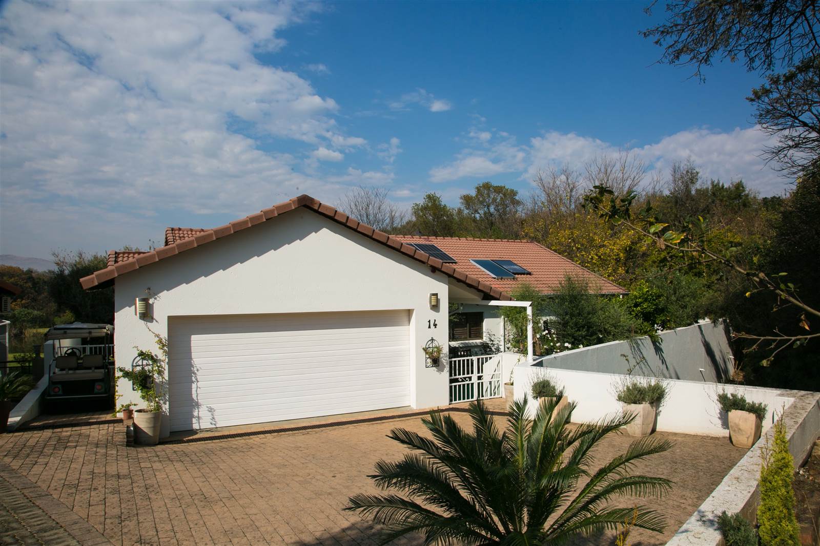3 Bed House in Magalies Golf Estate photo number 7