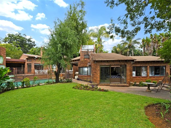 5 Bedroom House 5 Bedroom House