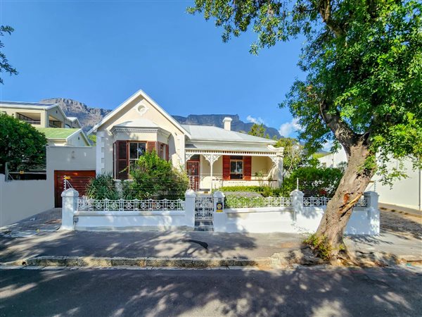 4 Bedroom House 4 Bedroom House