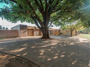 2 ha Farm in Unitas Park