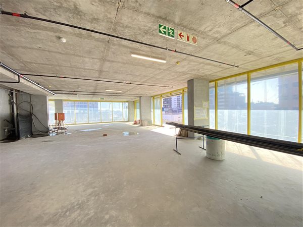 535  m² Commercial space