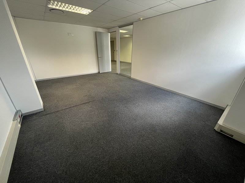 612  m² Office Space in Rivonia photo number 18