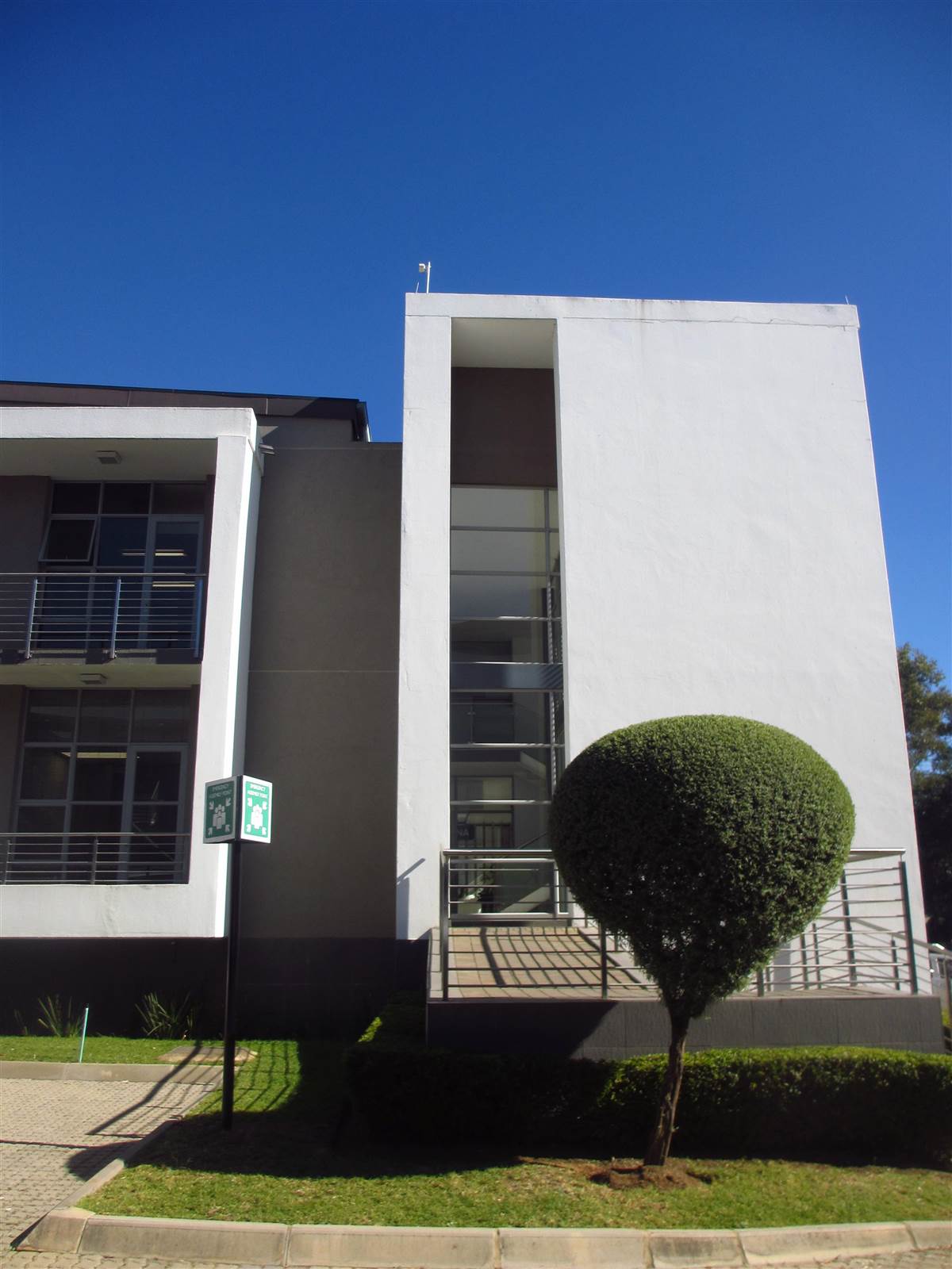232  m² Commercial space in Fourways photo number 1