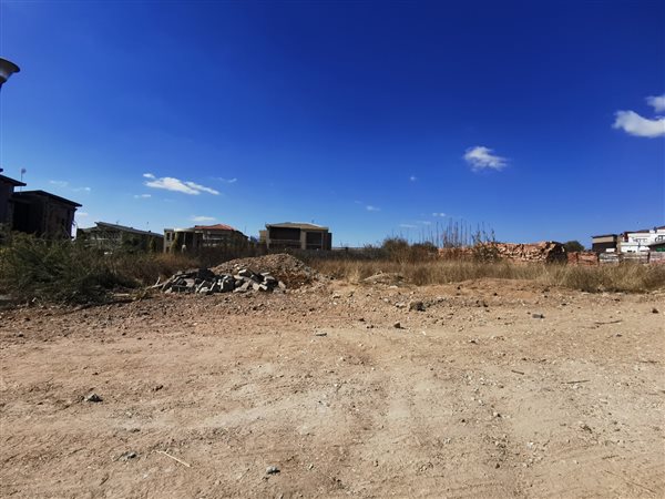 759 m² Land available in Bendor