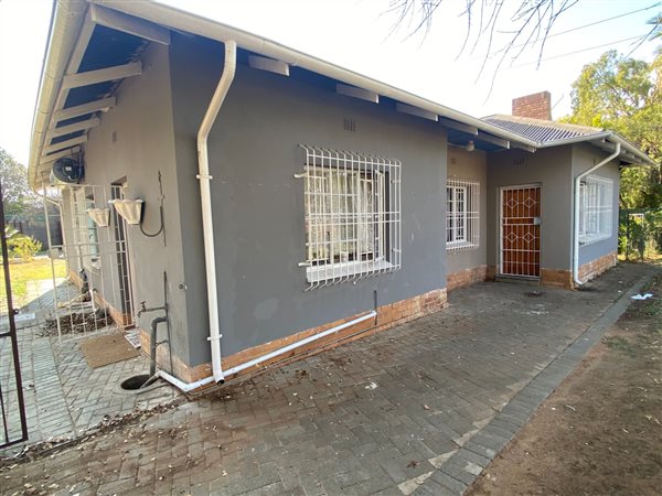 6 Bedroom House 6 Bedroom House