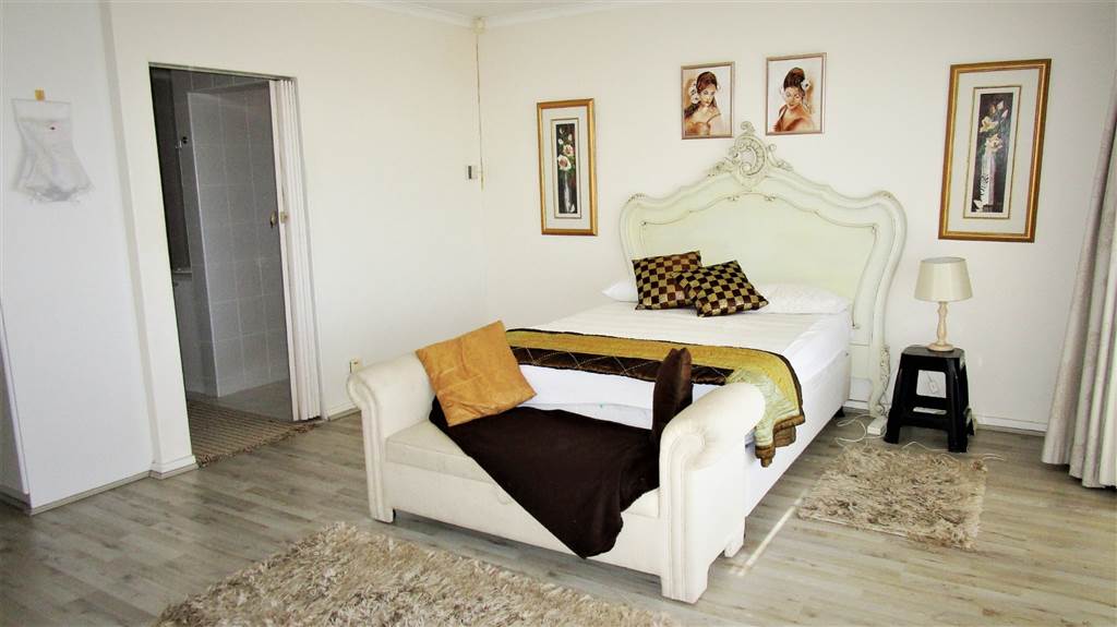 3 Bed Apartment in Mossel Bay Central photo number 15