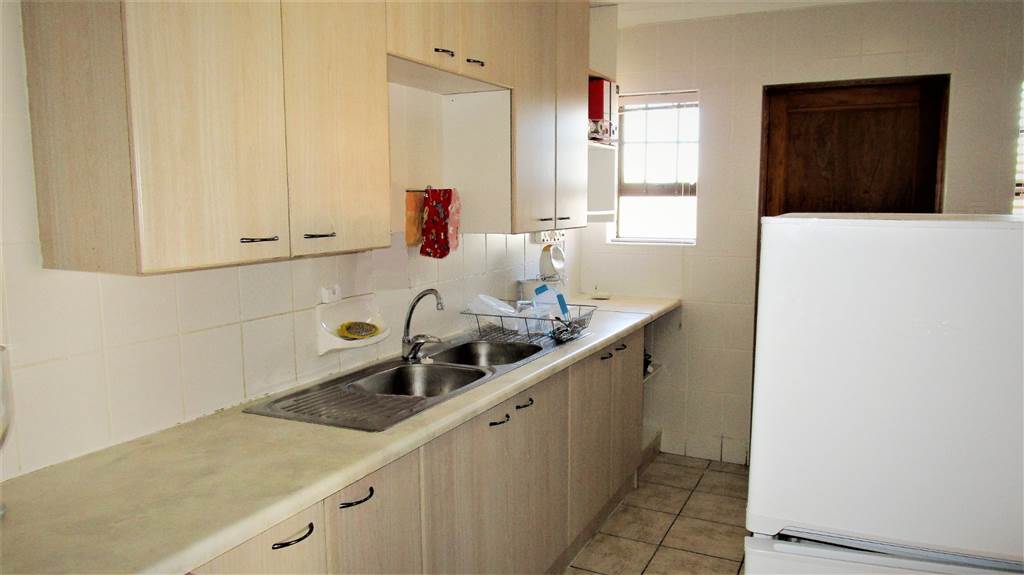 3 Bed Apartment in Mossel Bay Central photo number 13