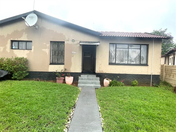 4 Bedroom House 4 Bedroom House