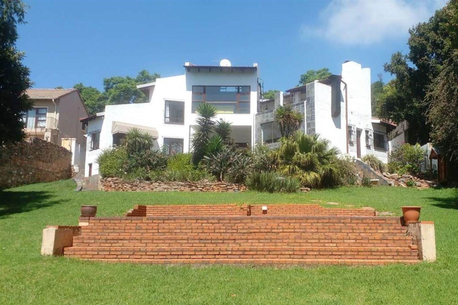6 Bed House in Northcliff photo number 1