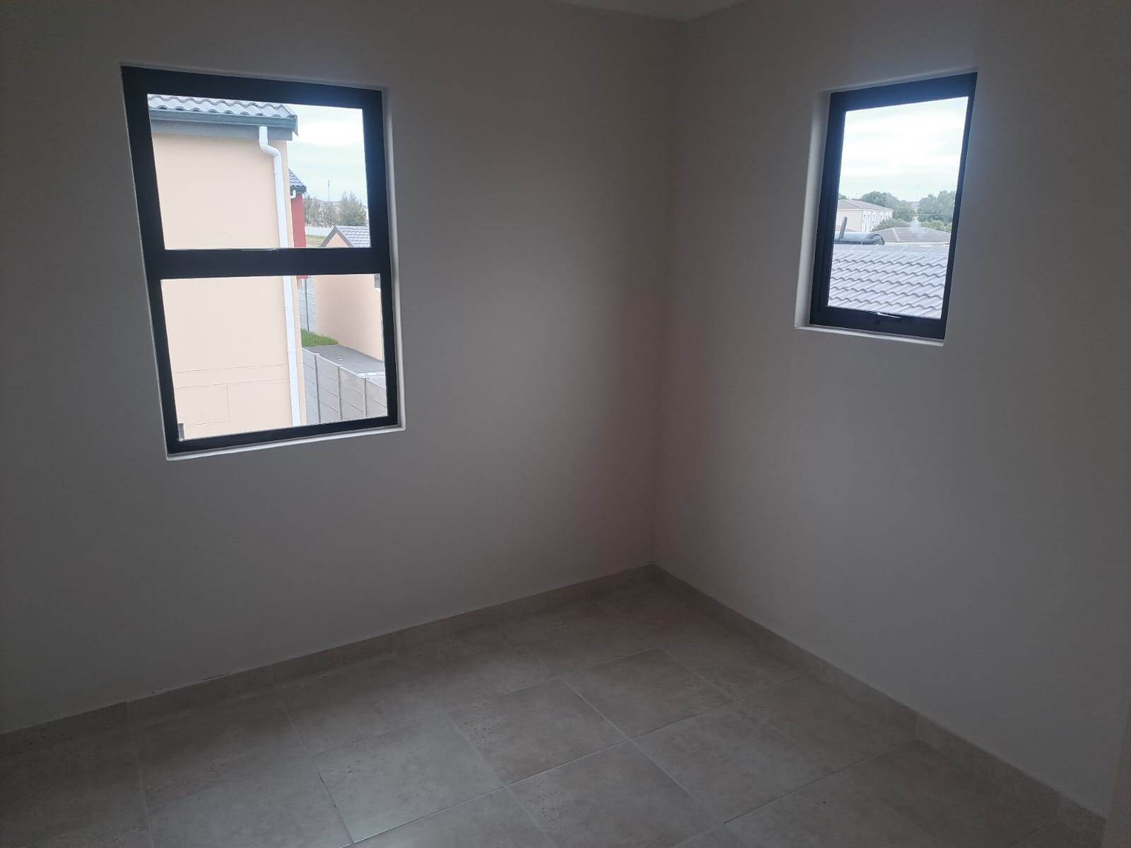 2 Bed Duplex in Kuilsriver photo number 15