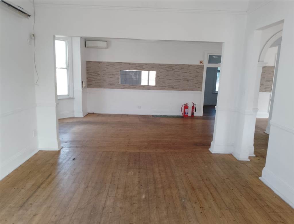 174  m² Commercial space in Bulwer photo number 7