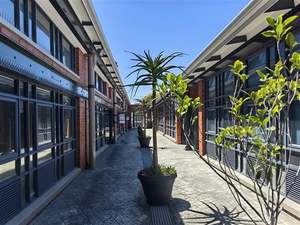 242  m² Commercial space in Mowbray