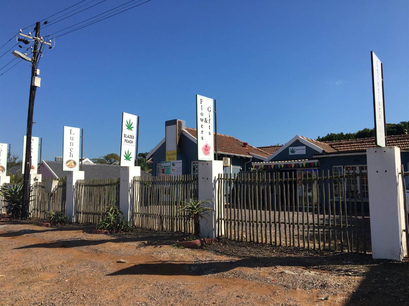 400  m² Commercial space in Amanzimtoti photo number 1