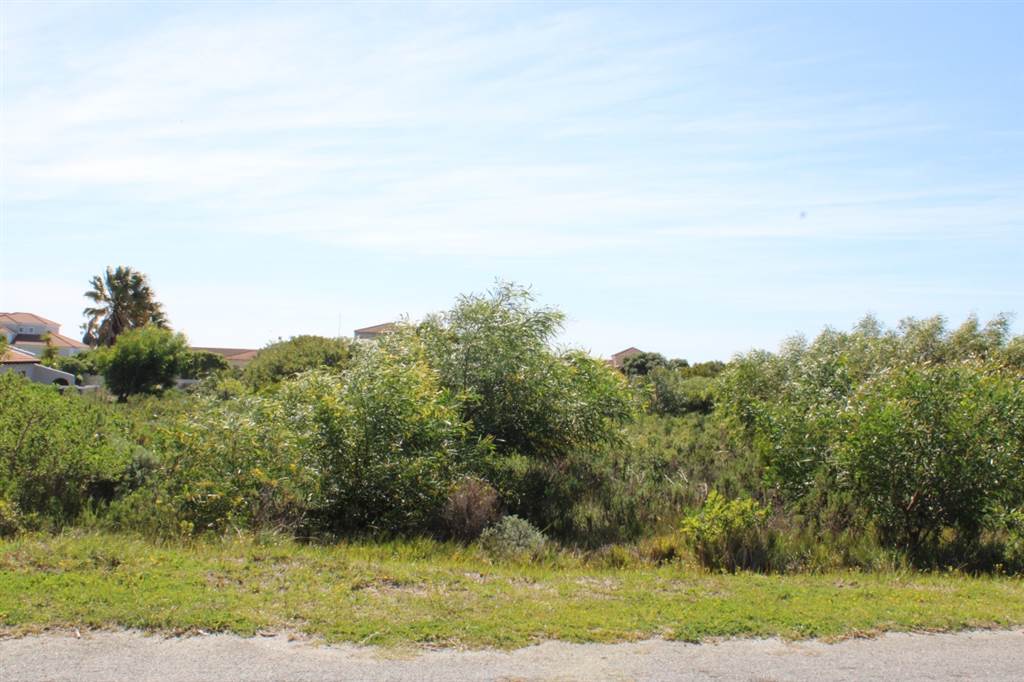 829 m² Land available in Santareme photo number 1