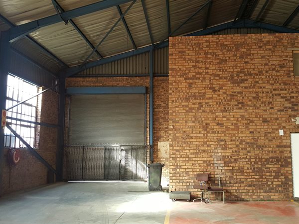 800  m² Industrial space