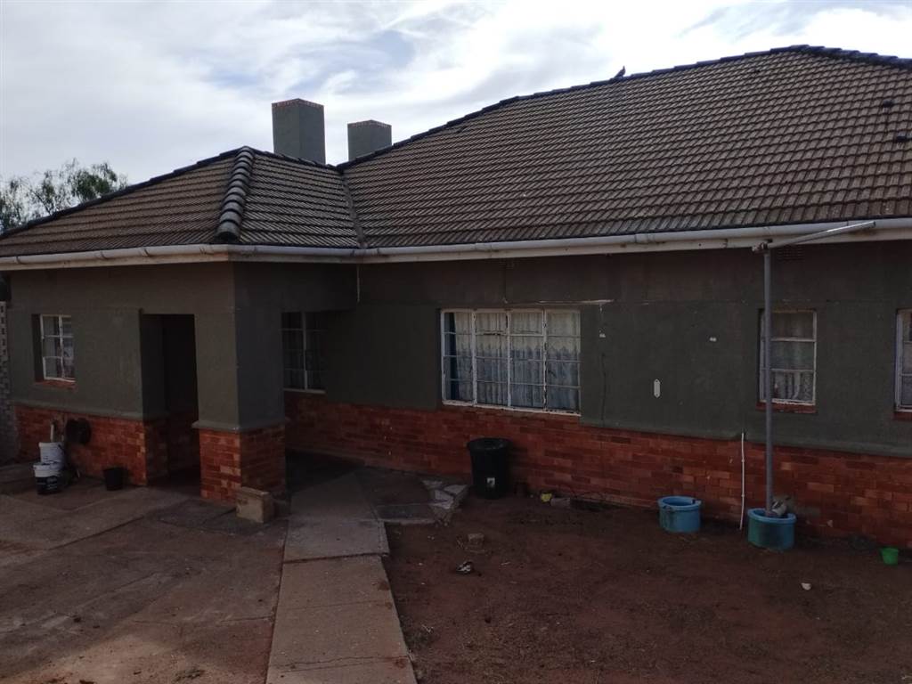 3 Bed House in Bitterfontein photo number 20