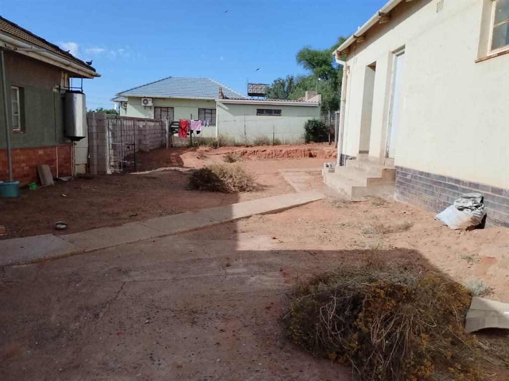 3 Bed House in Bitterfontein photo number 25