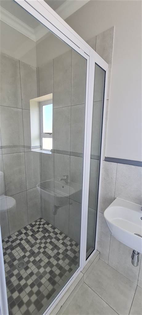 3 Bed House in Stilbaai photo number 17