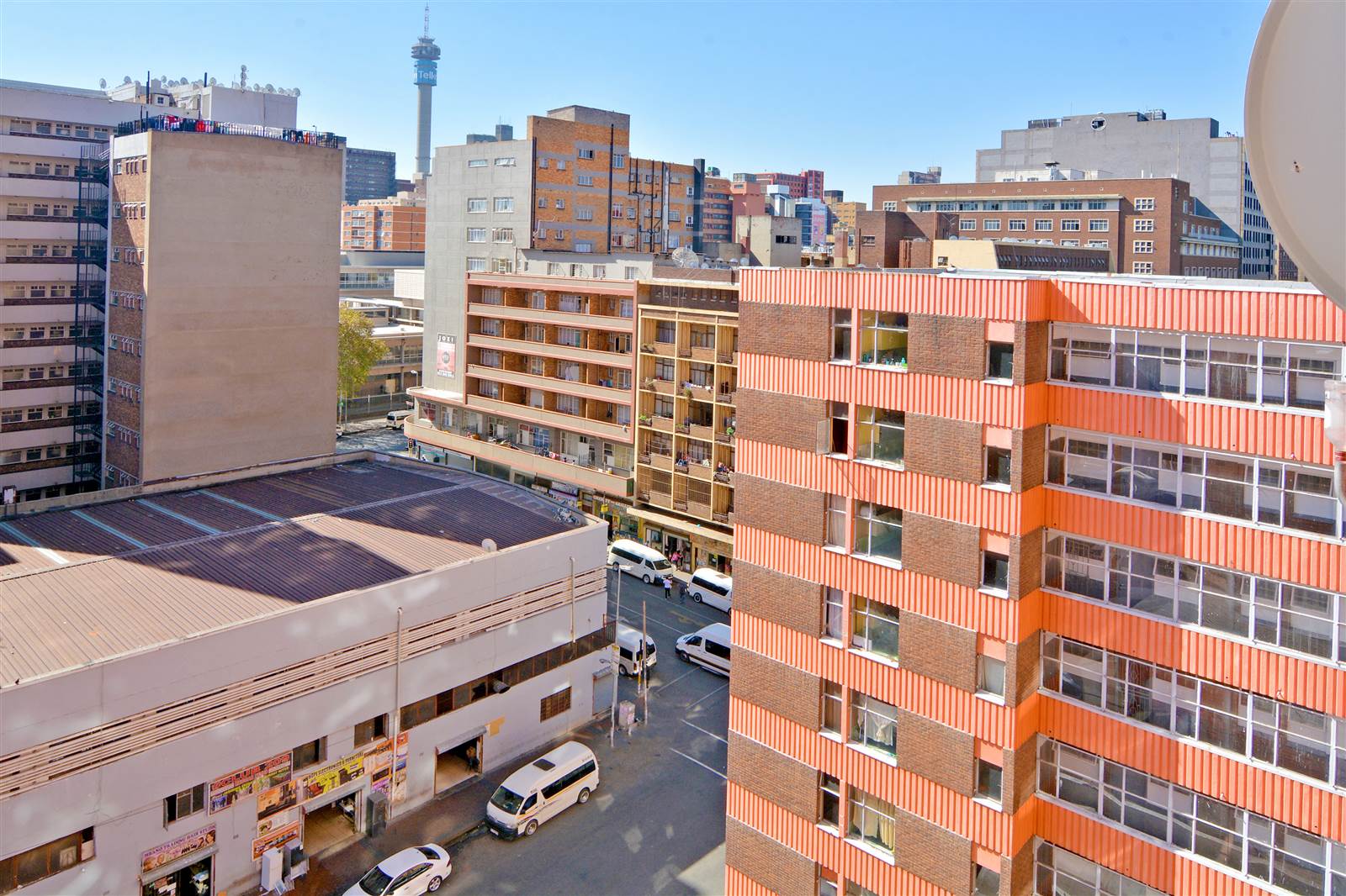 2 Bed Apartment in Johannesburg Central photo number 1