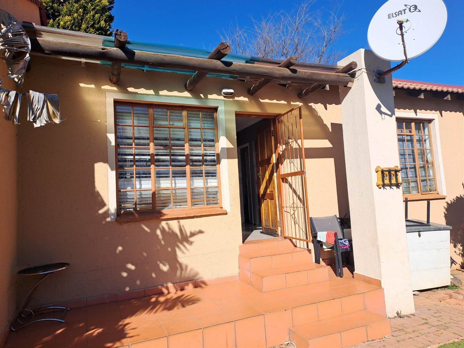 2 Bed Apartment in Roodepoort West photo number 23