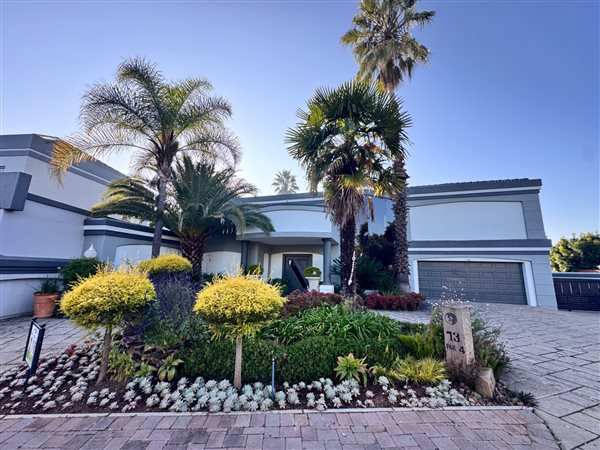 4 Bedroom House 4 Bedroom House