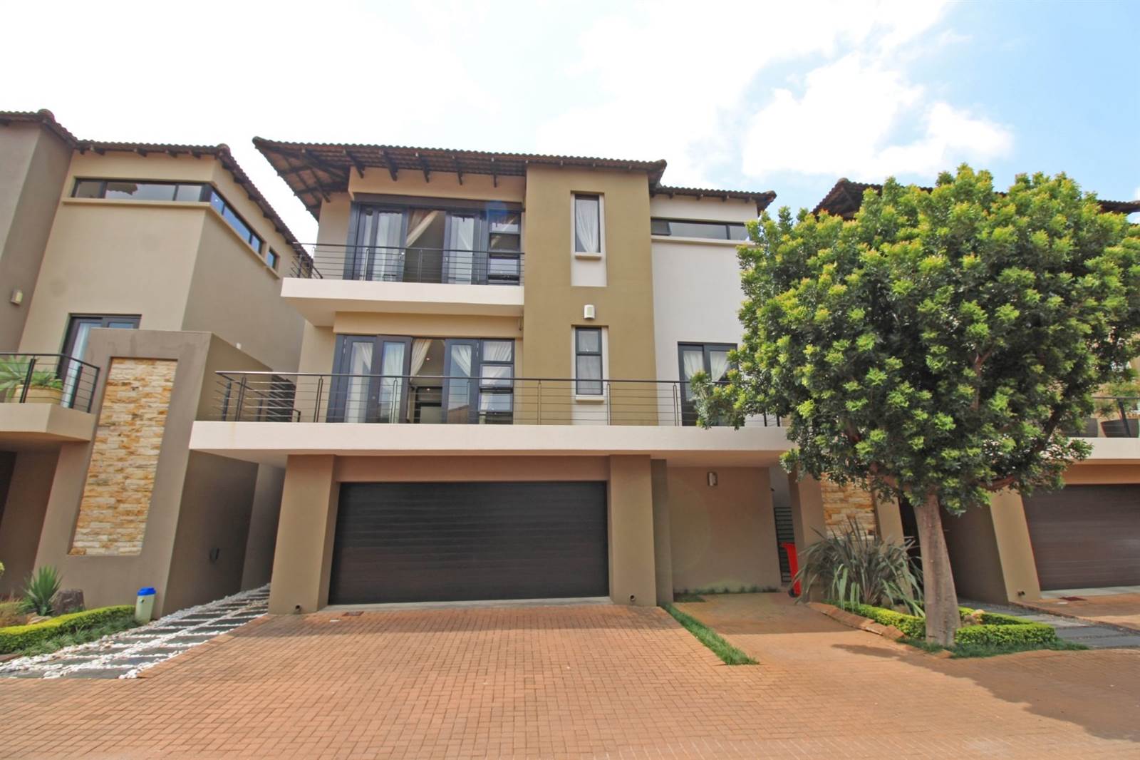 4 Bed Townhouse in Bryanston photo number 1