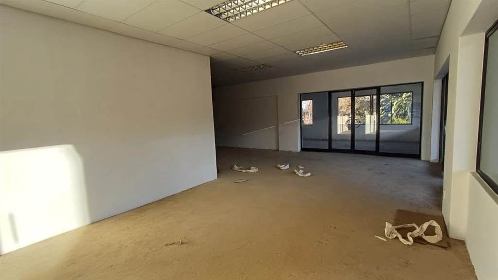 211  m² Commercial space in Boskruin photo number 21