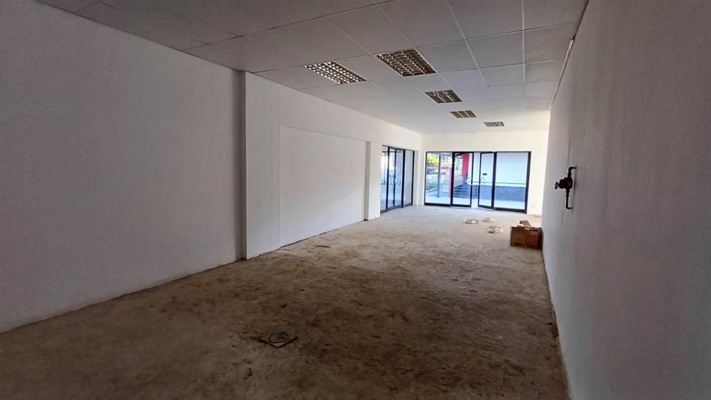 211  m² Commercial space in Boskruin photo number 16