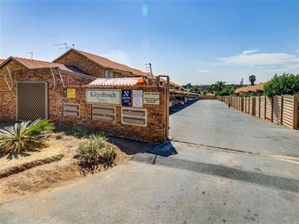 2 Bedroom Townhouse 2 Bedroom Townhouse