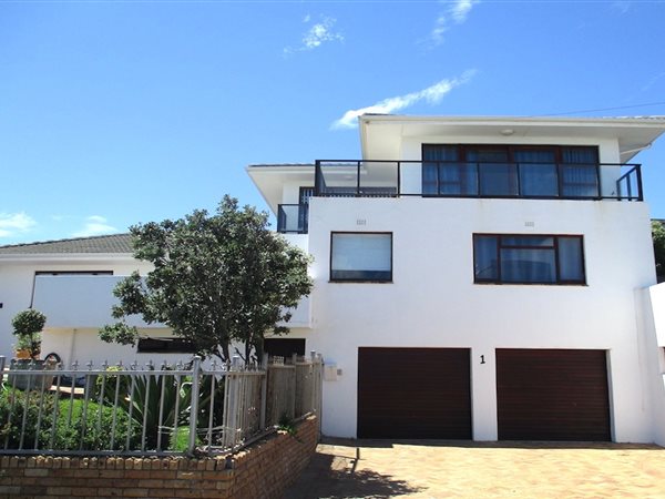 4 Bedroom House 4 Bedroom House