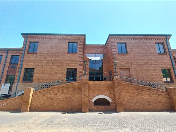 376  m² Commercial space