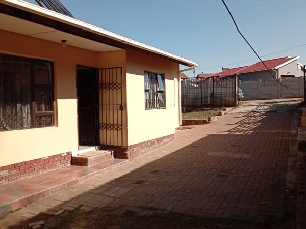 2 Bedroom House