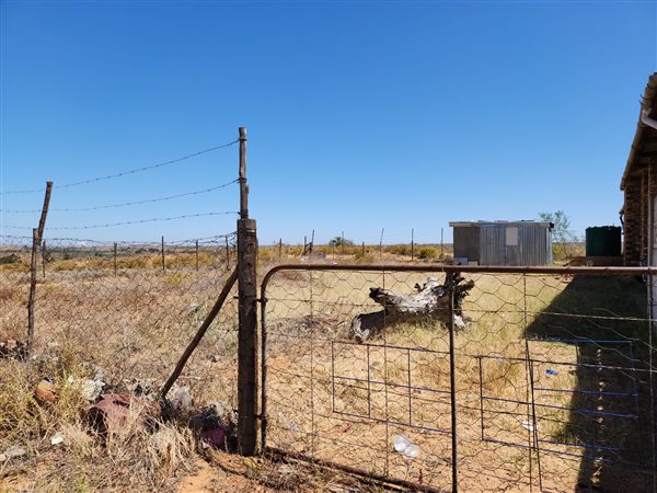475 m² Land available in Klawer