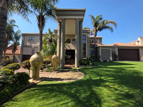 5 Bedroom House 5 Bedroom House