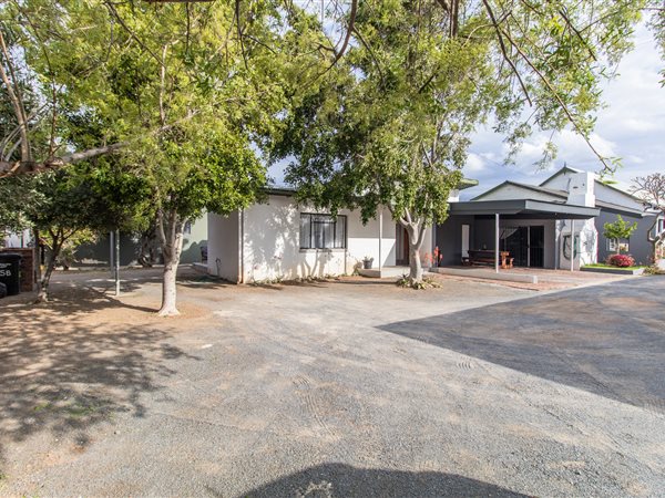 612 m² Commercial space 612 m² Commercial space