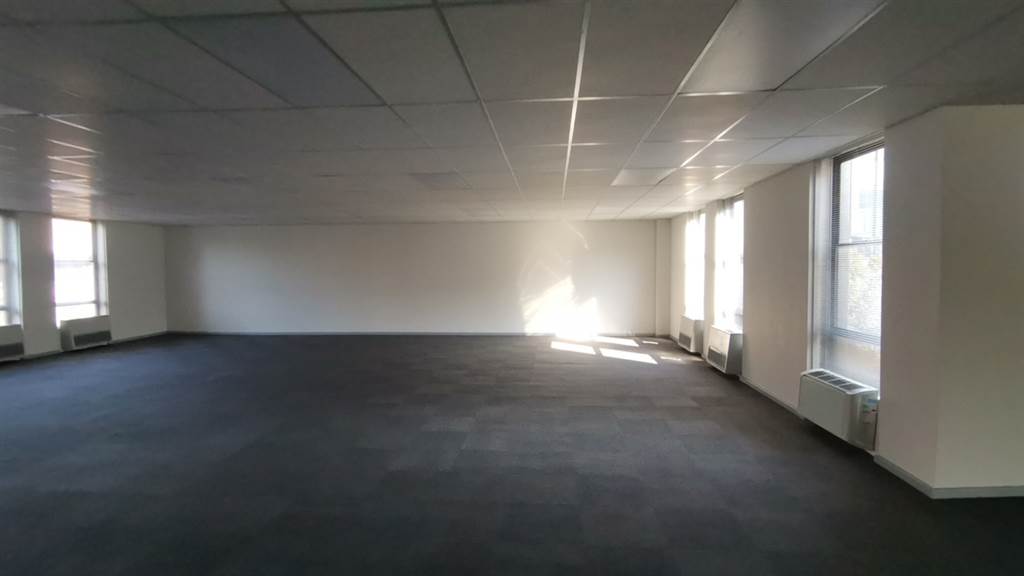2001  m² Commercial space in Rosebank photo number 17