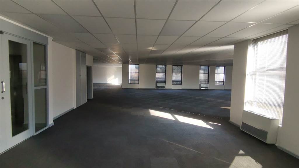 2001  m² Commercial space in Rosebank photo number 15