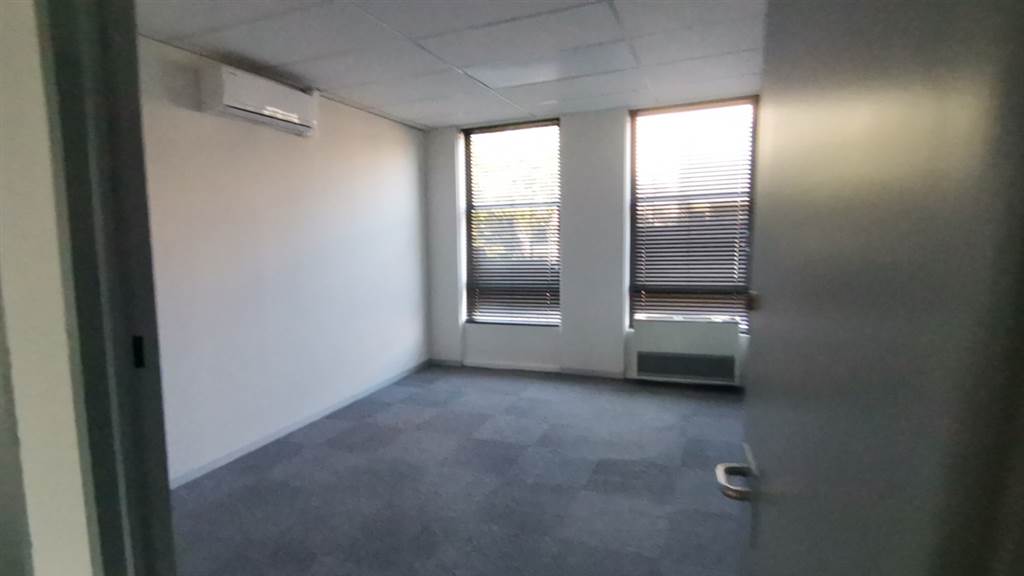 2001  m² Commercial space in Rosebank photo number 26