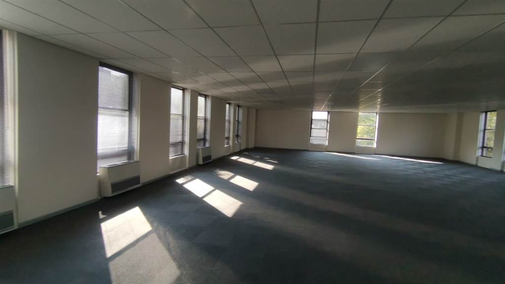2001  m² Commercial space in Rosebank photo number 14