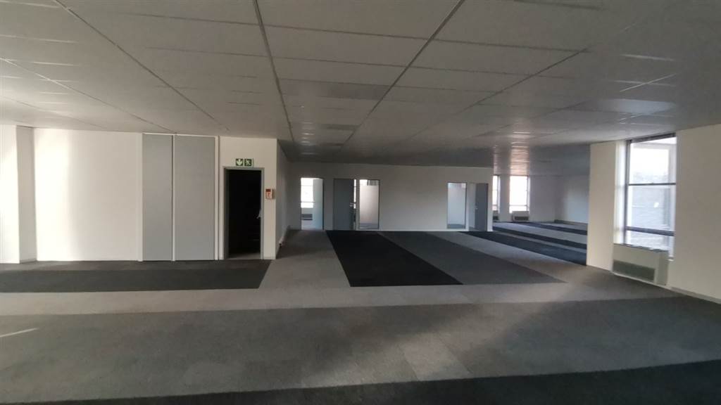 2001  m² Commercial space in Rosebank photo number 25