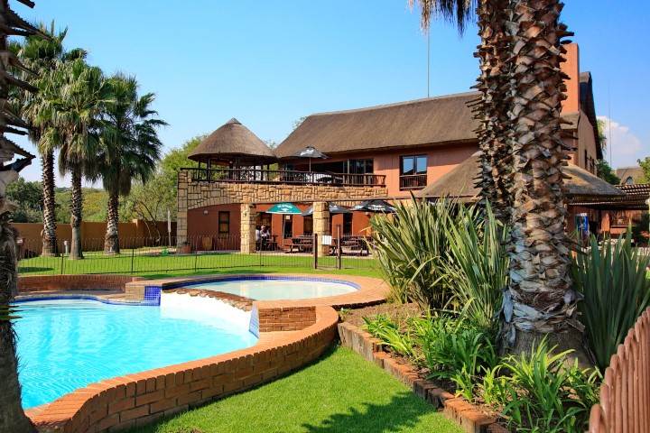 1 Bed Townhouse in Fourways photo number 14