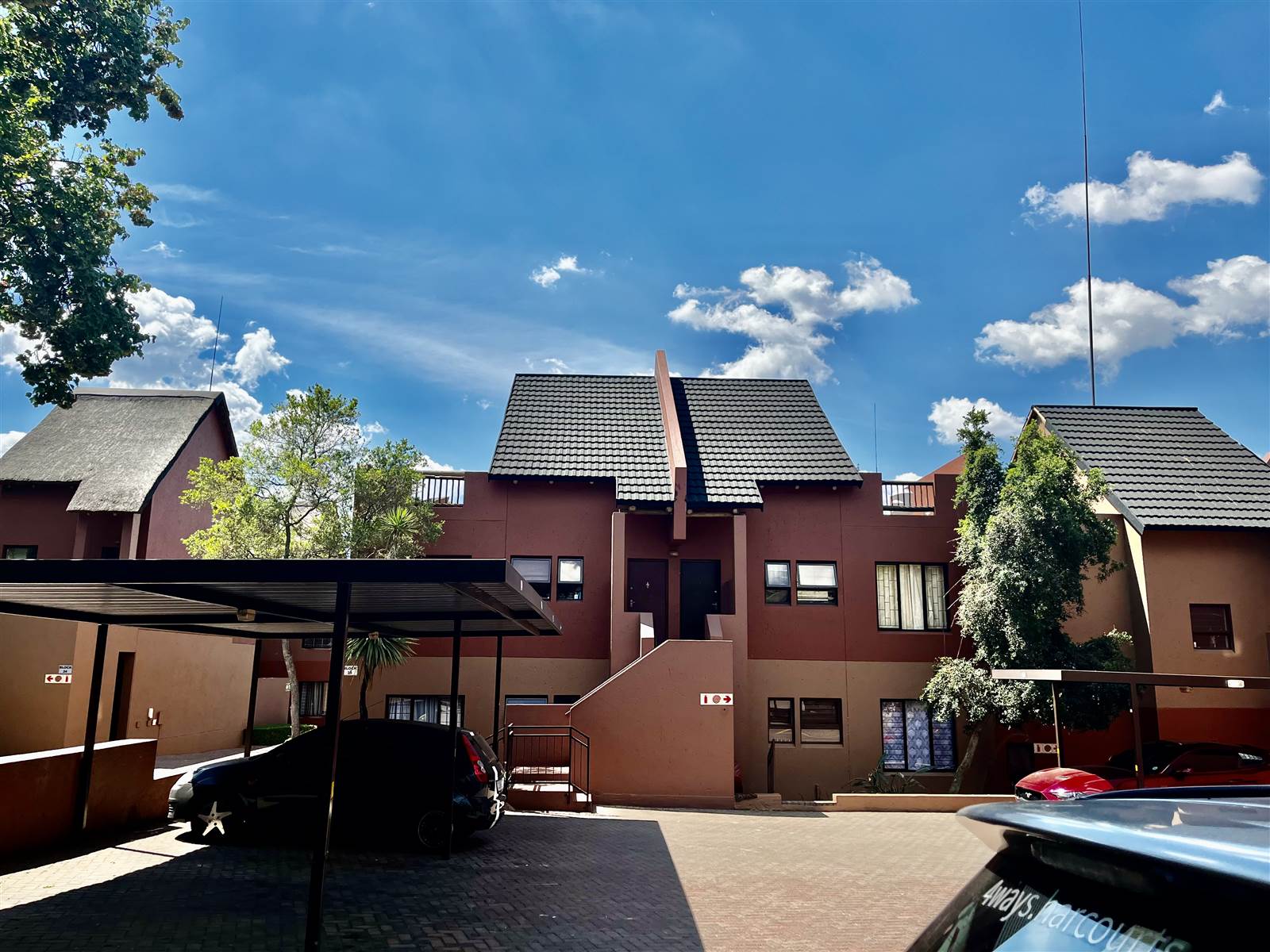 1 Bed Townhouse in Fourways photo number 10