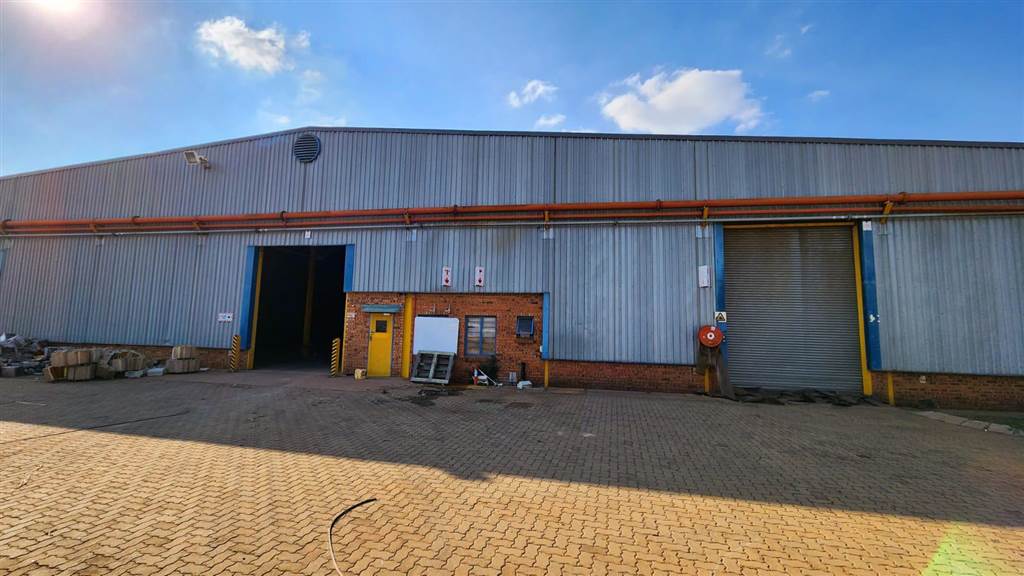 3270  m² Industrial space in Rosslyn photo number 14