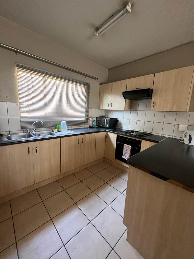 2 Bed Flat in Cashan photo number 3
