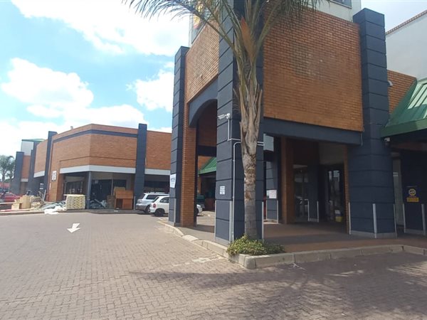 439  m² Commercial space