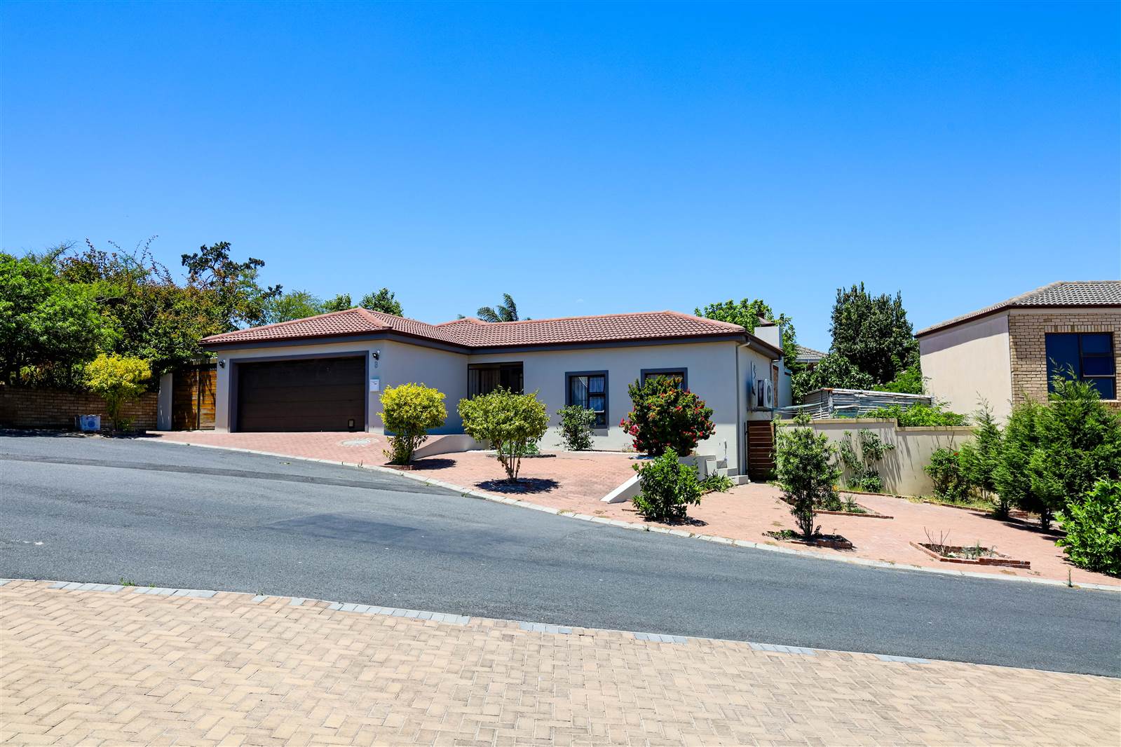 3 Bed House in Protea Heights photo number 2
