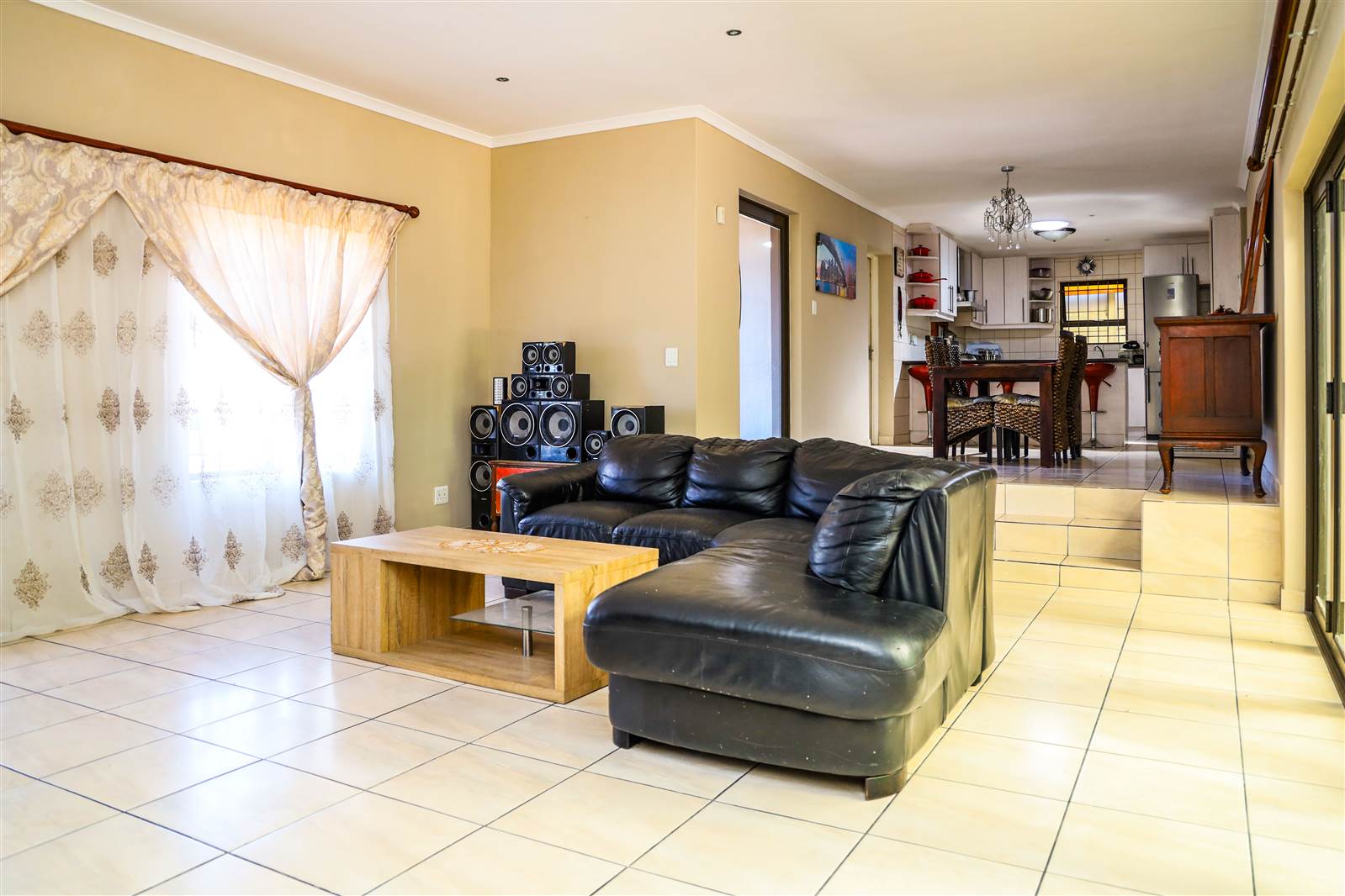 3 Bed House in Protea Heights photo number 8