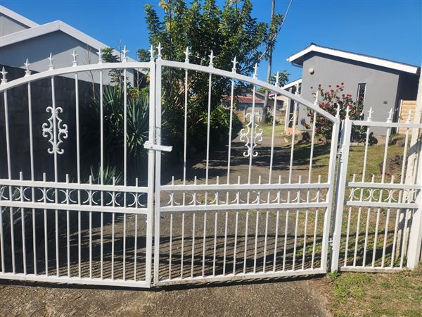 4 Bedroom House 4 Bedroom House