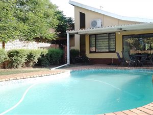 7 Bed House in Epworth
