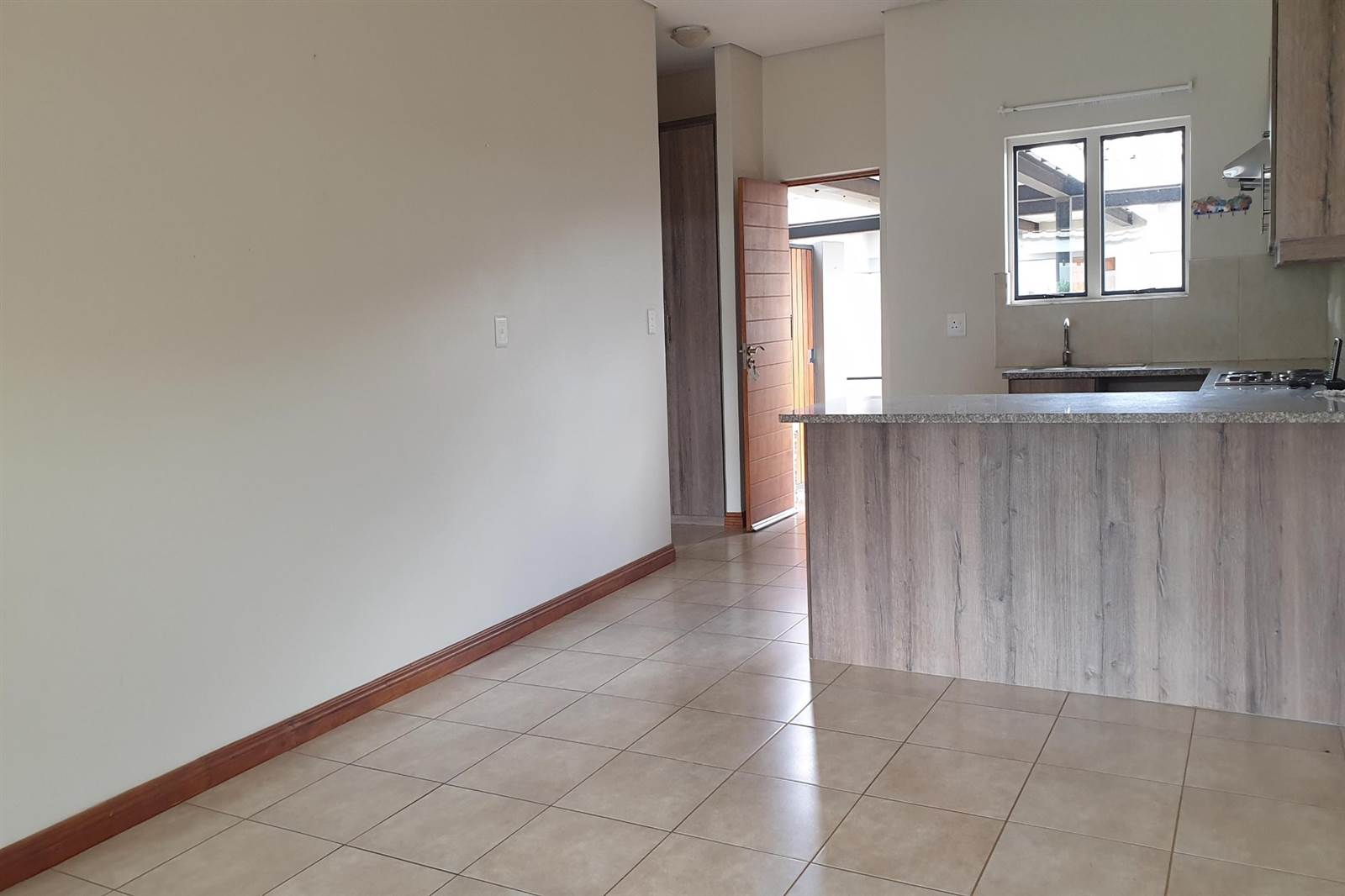 1 Bed Townhouse in Zesfontein AH photo number 10